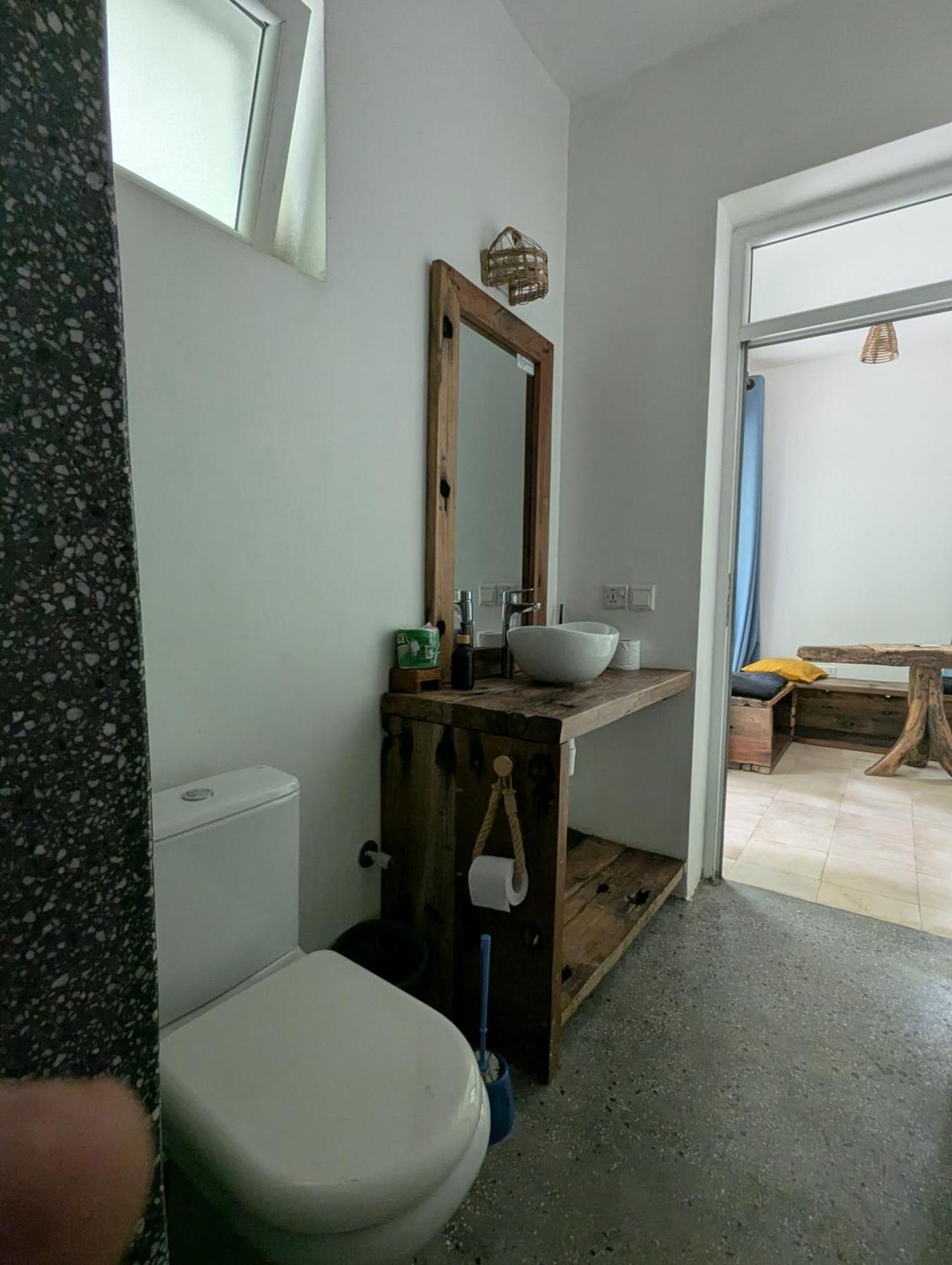 The Moon Living Apartment