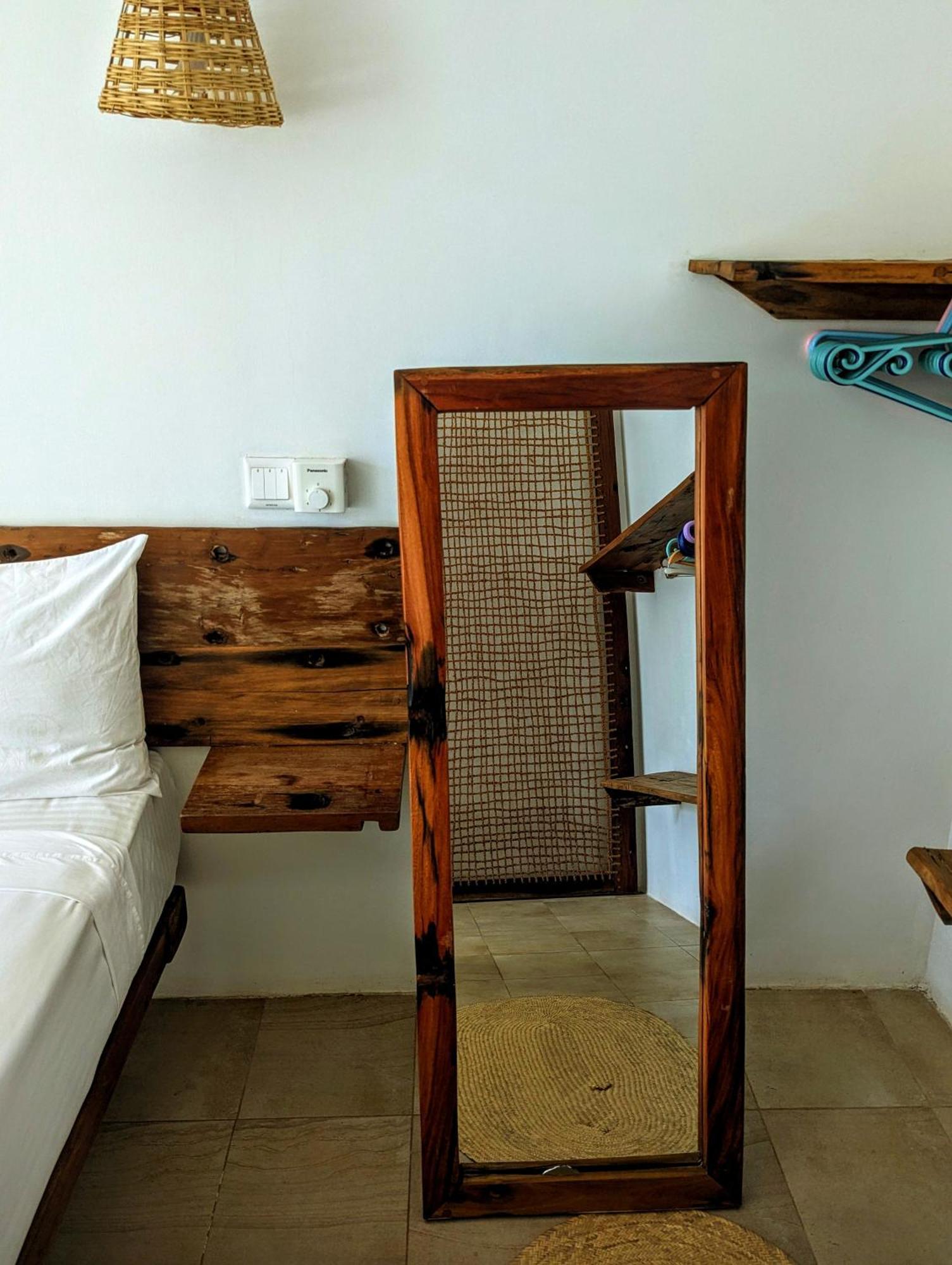 The Moon Living Apartment *